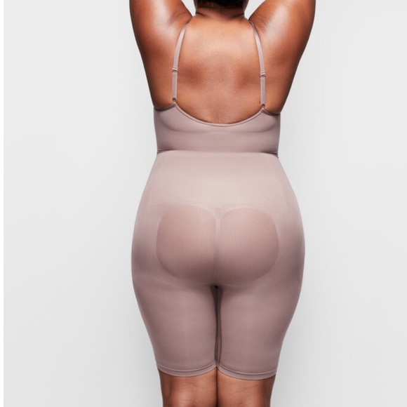 Skims Seamless Sculpting Mid Thigh Shapewear Bodysuit Plus Size 2X/3X in Umber - Picture 2 of 9